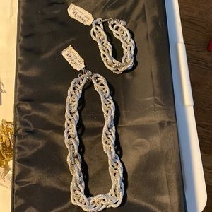 NWT Alfani necklace and bracelet set